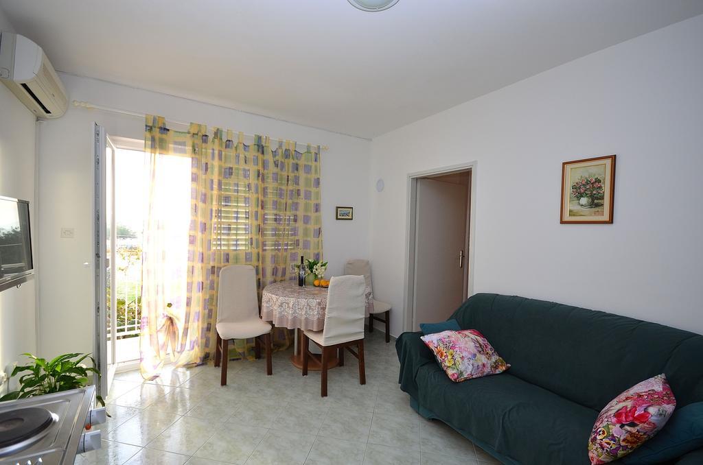 Apartments Miriam Srima Vodice Esterno foto