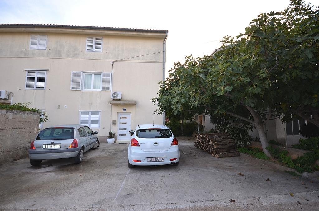 Apartments Miriam Srima Vodice Esterno foto